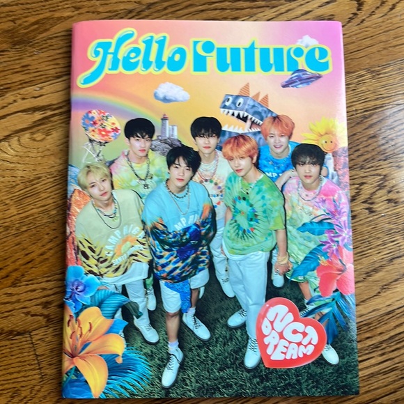 Hello future NCT dream book and cd. - Picture 1 of 10